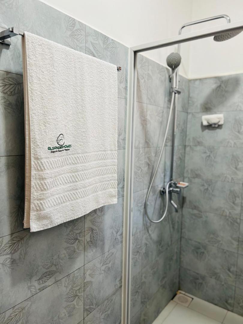 Alsander Homes Raspberry 坎帕拉 外观 照片