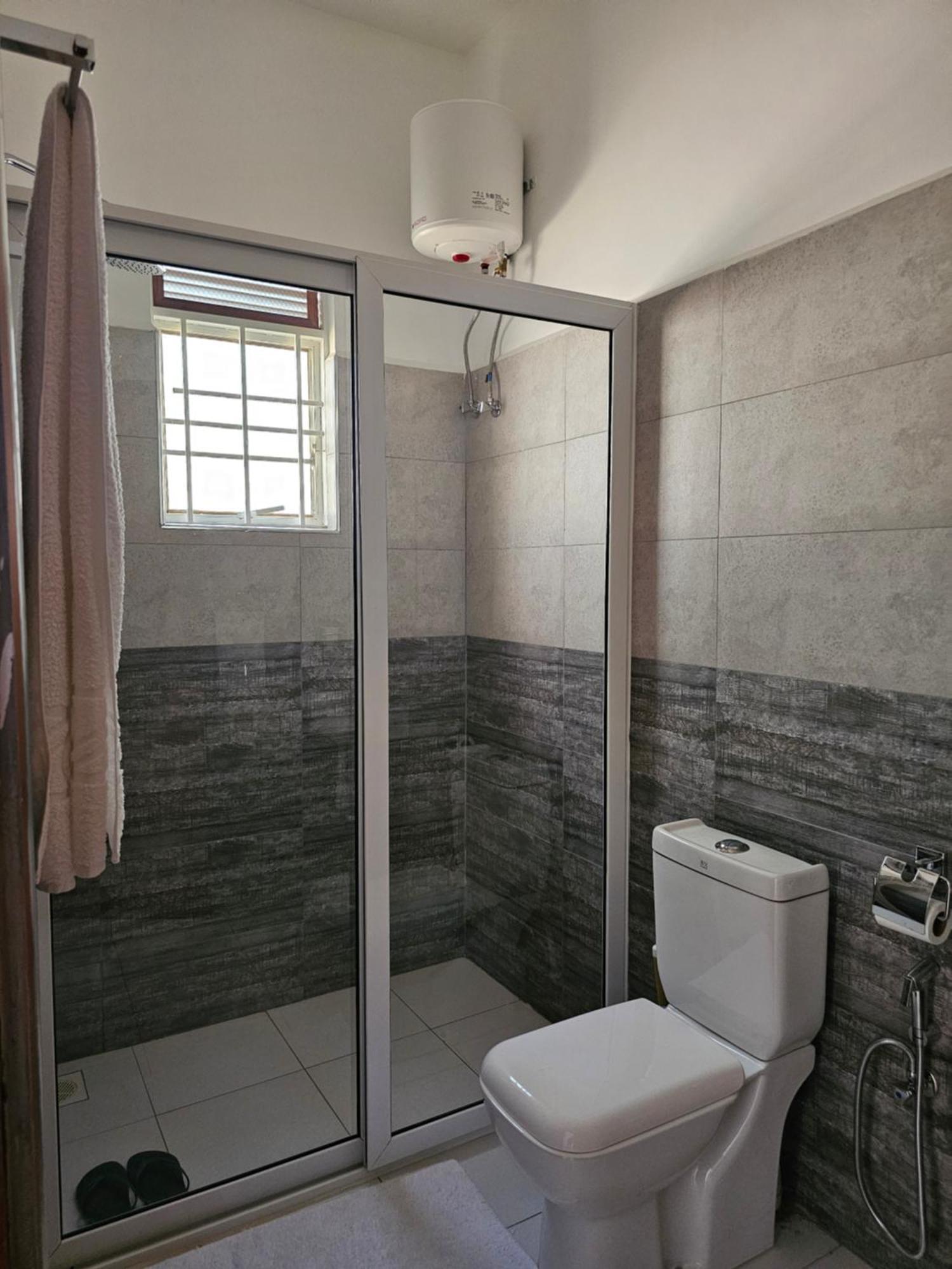 Alsander Homes Raspberry 坎帕拉 外观 照片
